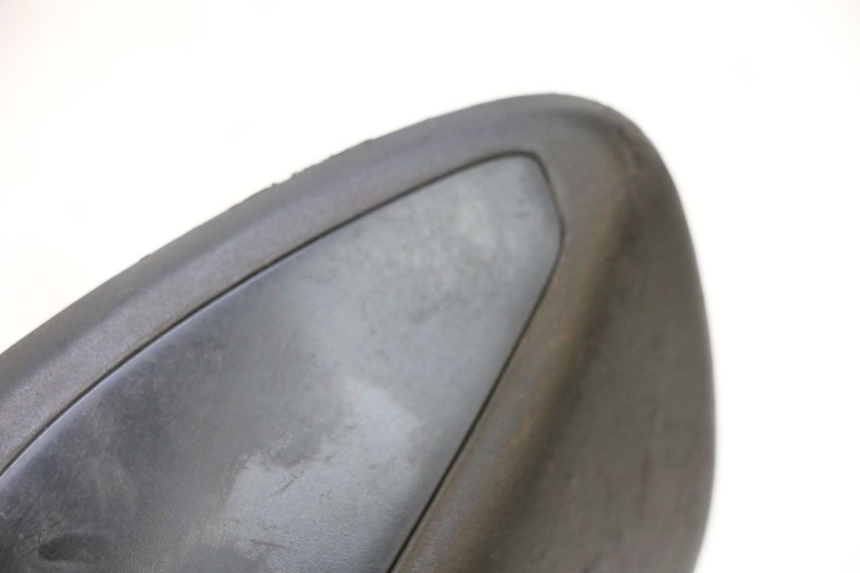 photo de LEFT MIRROR PEUGEOT SATELIS COMPRESSOR K15 125 (2006 - 2009) - Zoom on usage condition