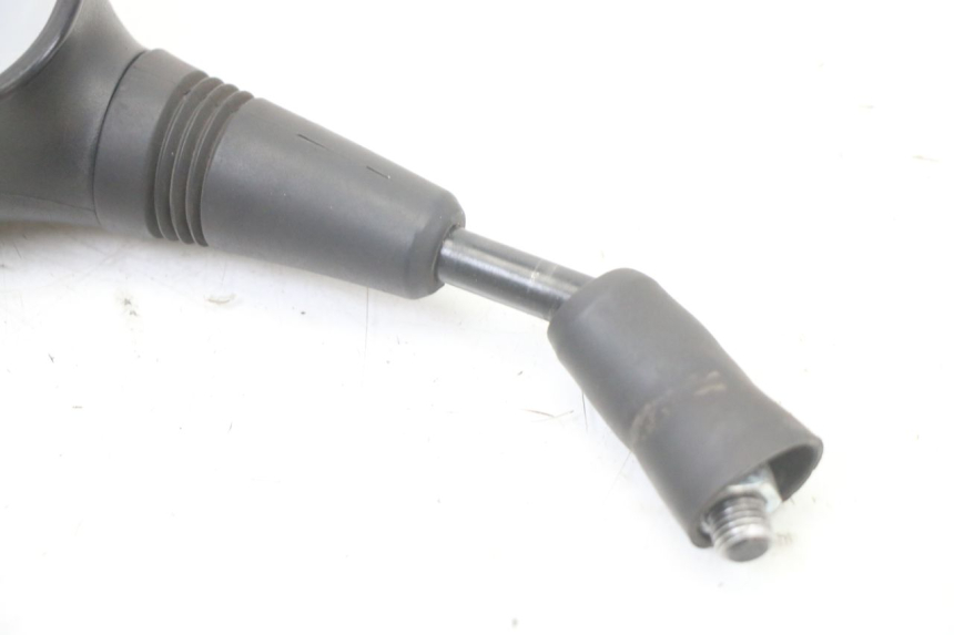 photo de LEFT MIRROR SUZUKI BURGMAN 125 (2015 - 2017) - Zoom on usage condition