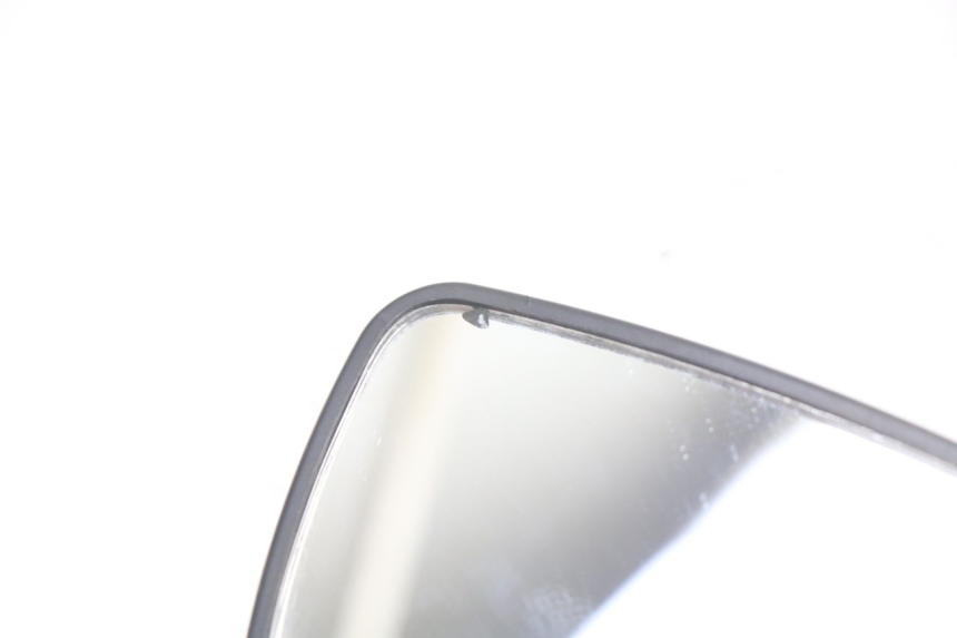 photo de LEFT MIRROR PEUGEOT TWEET 125 (2018 - 2021) - Zoom on usage condition