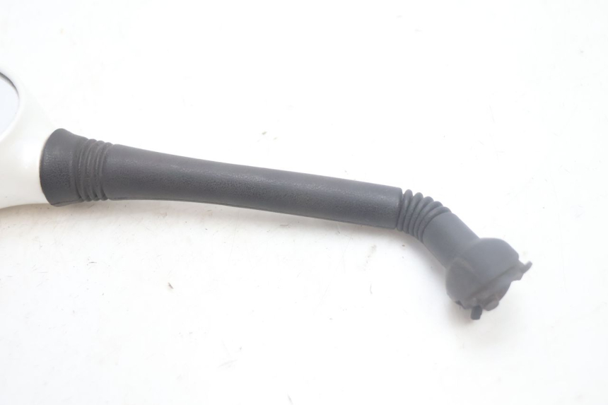 photo de LEFT MIRROR YAMAHA XMAX X-MAX 125 (2006 - 2009) - Technical close-up