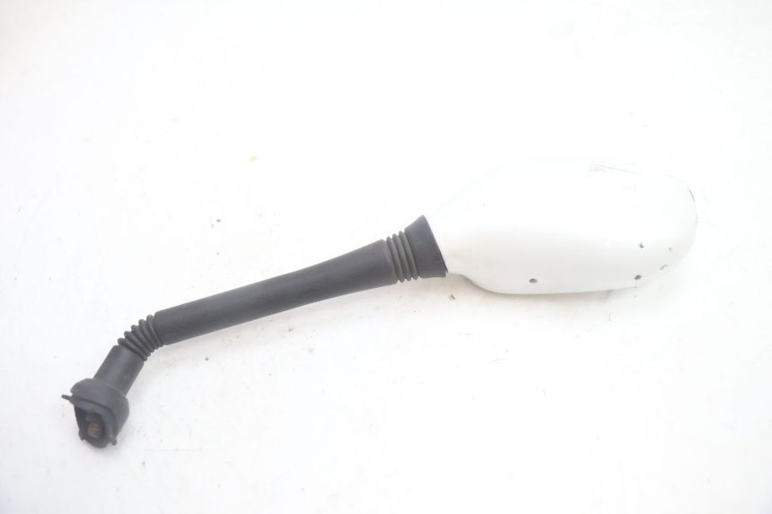 photo de LEFT MIRROR YAMAHA XMAX X-MAX 125 (2006 - 2009) - Fixing points details