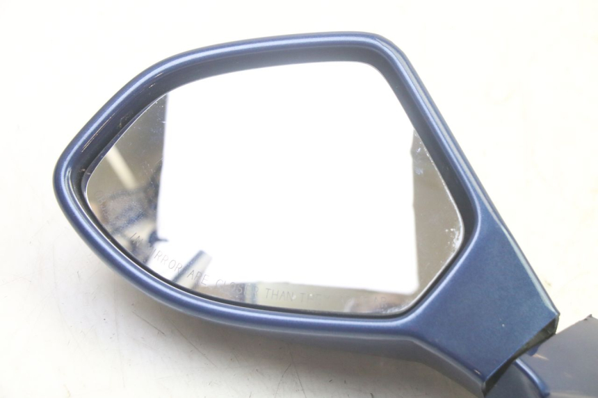 photo de LEFT MIRROR PIAGGIO X9 EVOLUTION 125 (2003 - 2007) - Zoom on usage condition