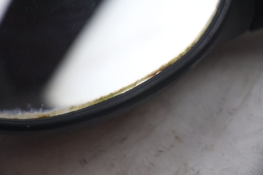 photo de LEFT MIRROR YAMAHA YP MAJESTY 125 (2002 - 2006) - Zoom on usage condition