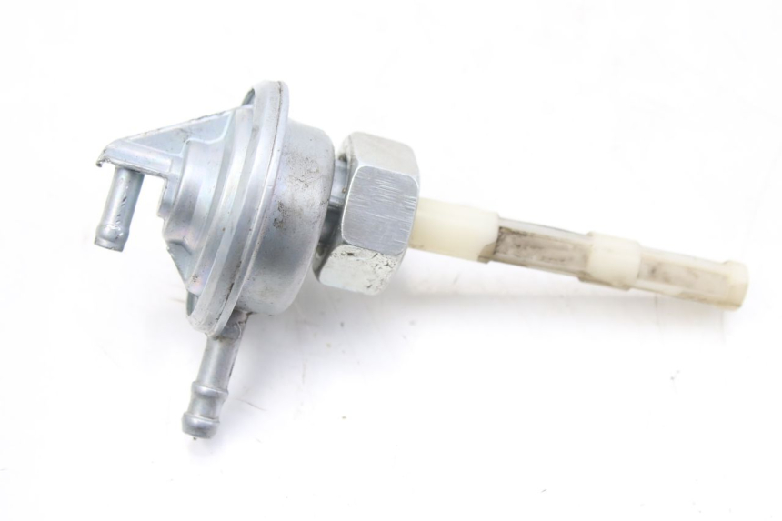 photo de FUEL TANK TAP KYMCO AGILITY 4T 50 (2018 - 2022) - Alternative perspective