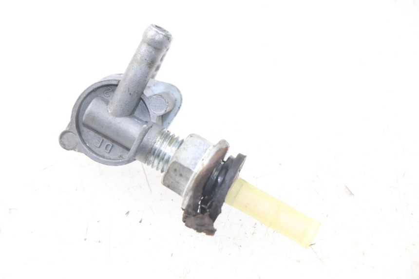 photo de FUEL TANK TAP CCR DIRT BIKE 125 - Zoom on usage condition