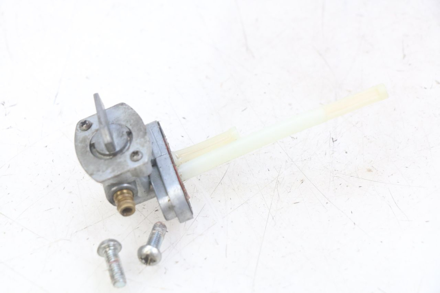 photo de FUEL TANK PETCOCK LONCIN DIRT BIKE 125 - Technical close-up