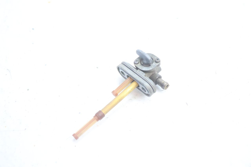 photo de FUEL TANK TAP SUZUKI DR S 600 (1985 - 1989) - Alternative perspective