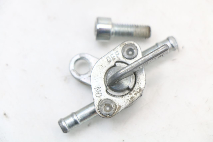 photo de FUEL TAP KSR RACING DRIFT 140 - Technical close-up