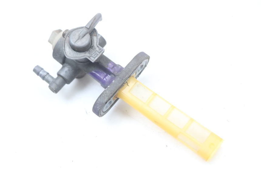 photo de FUEL TANK TAP SUZUKI GN 125 (1997 - 2000) - Alternative perspective