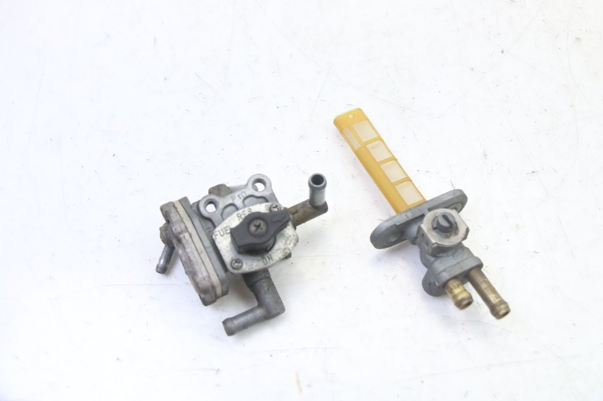 photo de FUEL TANK TAP SUZUKI GS GSE 500 (2001 - 2003) - Main view