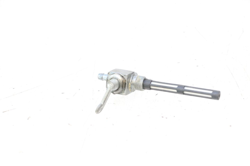 photo de FUEL TANK TAP PEUGEOT LUDIX BLASTER 50 (2006 - 2014) - Technical close-up