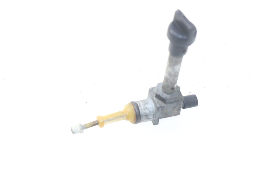 photo de FUEL TANK TAP PEUGEOT LUDIX 50 (2008 - 2017) - Zoom on usage condition