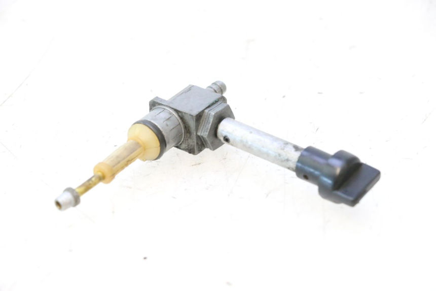 photo de FUEL TANK TAP PEUGEOT LUDIX PRO 2T 50 (2010 - 2017) - Alternative perspective