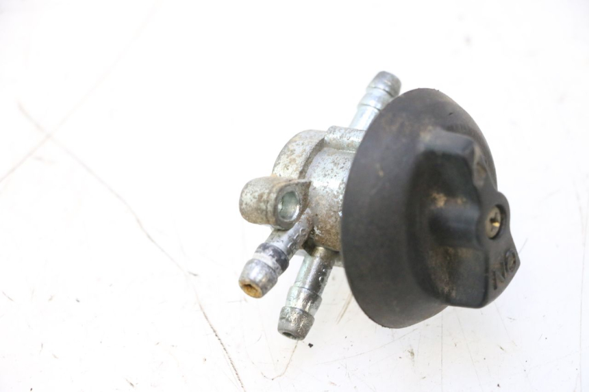 photo de FUEL TANK TAP KYMCO MXU R 250 (2004 - 2010) - Zoom on usage condition