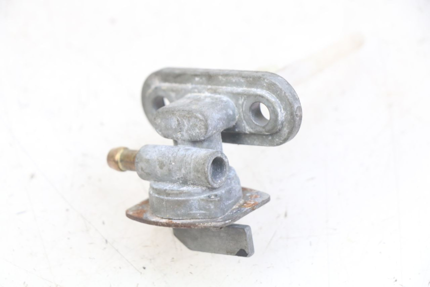 photo de FUEL TANK TAP YAMAHA PW 80 (1983 - 2014) - Alternative perspective