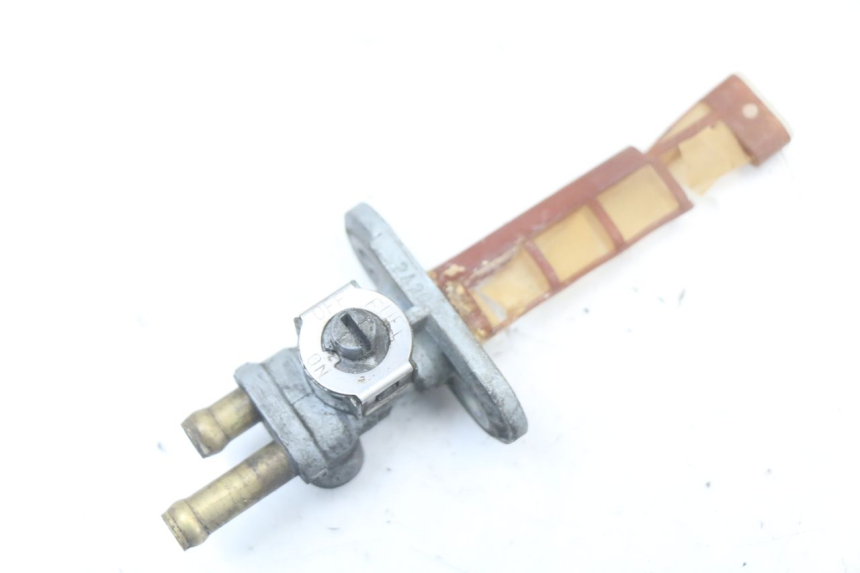 photo de FUEL TANK TAP SUZUKI GS F 500 (2004 - 2007) - Component detail