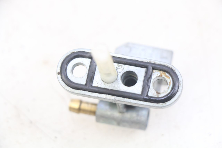 photo de FUEL TANK TAP YAMAHA TTR 125 (2000 - 2020) - Zoom on usage condition