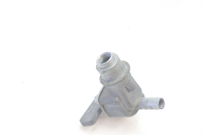 photo de FUEL TANK TAP PIAGGIO TYPHOON 50 (1993 - 1999) - Alternative perspective