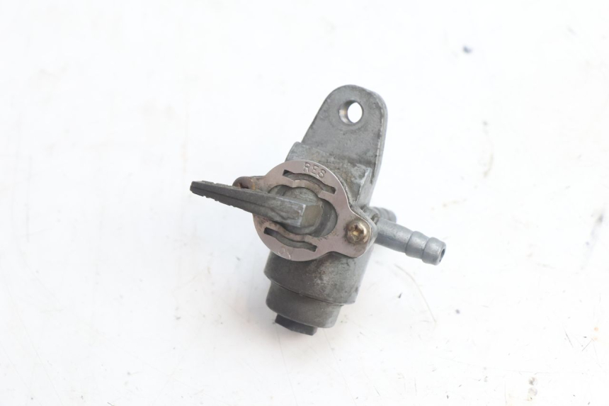photo de FUEL TANK TAP DAELIM VJ ROADWIN 125 (2004 - 2007) - Main view