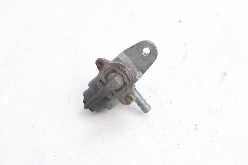 photo de FUEL TANK TAP DAELIM VJ ROADWIN 125 (2004 - 2007) - Component detail
