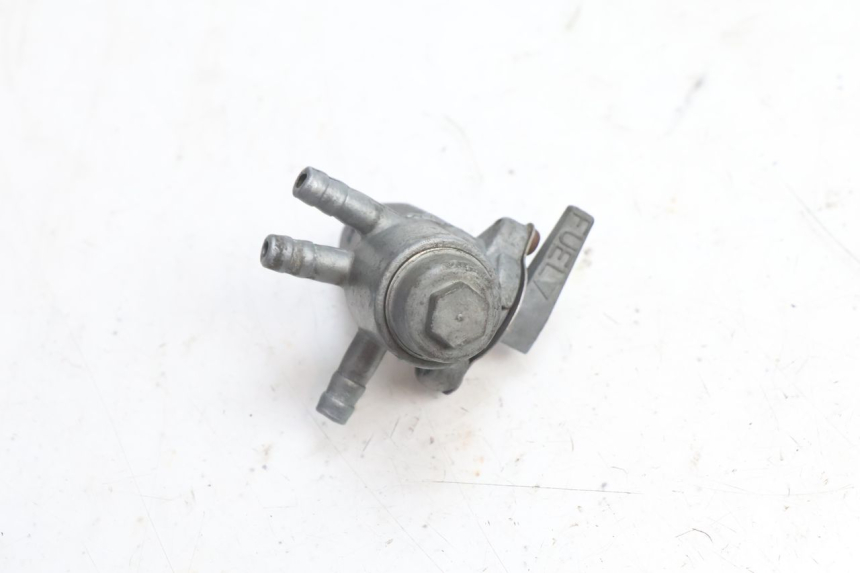 photo de FUEL TANK TAP DAELIM VJ ROADWIN 125 (2004 - 2007) - Technical close-up