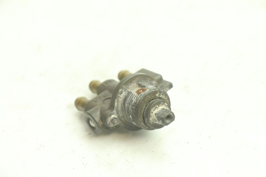 photo de FUEL TANK TAP YAMAHA WAVE RUNNER GP R 1200 (2000 - 2003) - Alternative perspective