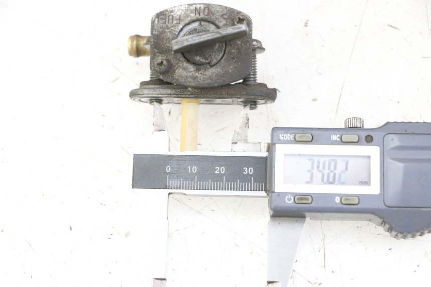 photo de FUEL TANK TAP YAMAHA FZS FAZER 600 (2001 - 2003) - Component detail