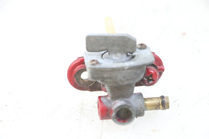 photo de FUEL TANK TAP YAMAHA XVS DRAG STAR DRAGSTAR 650 (1997 - 2007) - Alternative perspective