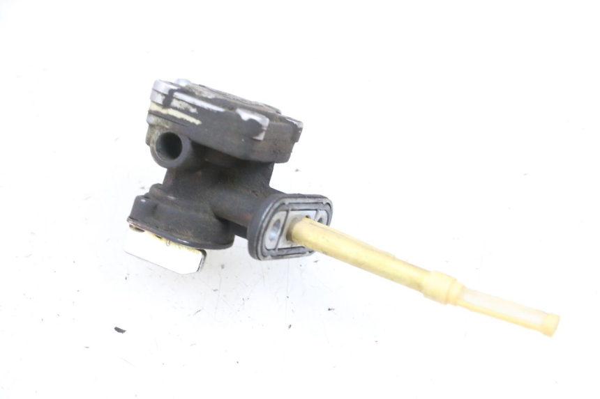 photo de FUEL TANK TAP KAWASAKI ZR 7 750 (1999 - 2004) - Zoom on usage condition