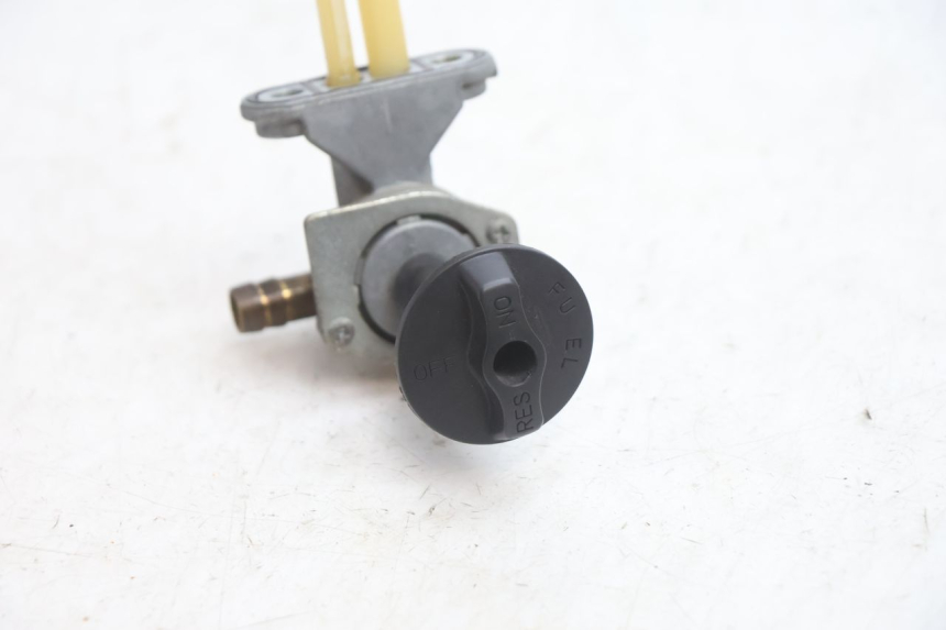 photo de FUEL TANK TAP KAWASAKI ZX-6R ZX6R 600 (2000 - 2002) - Zoom on usage condition