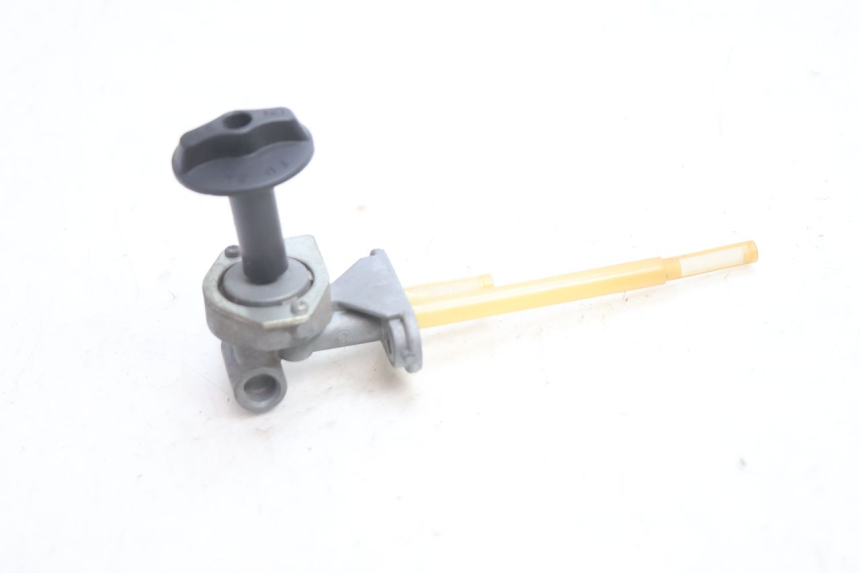 photo de FUEL TANK TAP KAWASAKI ZX-6R ZX6R 600 (2000 - 2002) - Alternative perspective