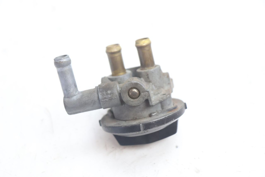 photo de FUEL TANK TAP KAWASAKI ZX-6R ZX6R 600 (1995 - 1997) - Technical close-up