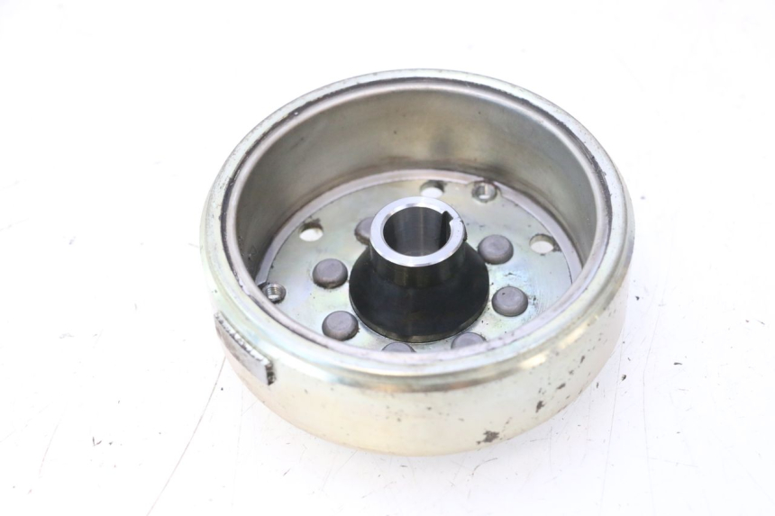 photo de ROTOR PEUGEOT LUDIX 50 (2008 - 2017) - Alternative perspective
