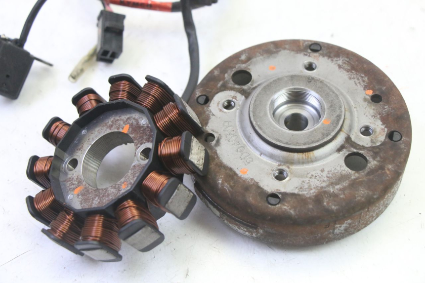 photo de ROTOR STATOR KYMCO AGILITY NAKED RENOUVO 2T 50 (2011 - 2018) - Technical close-up