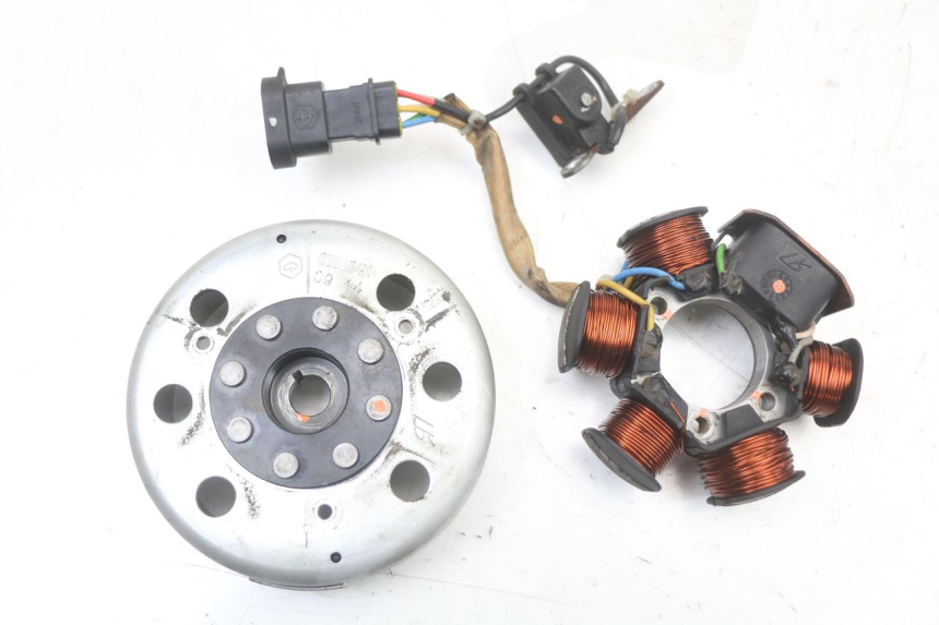 photo de ROTOR STATOR APRILIA SR MOTARD 50 (2012 - 2018) - Component detail
