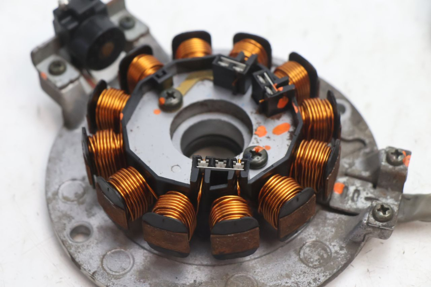 photo de ROTOR STATOR MBK BOOSTER SPIRIT 50 (2004 - 2017) - Fixing points details