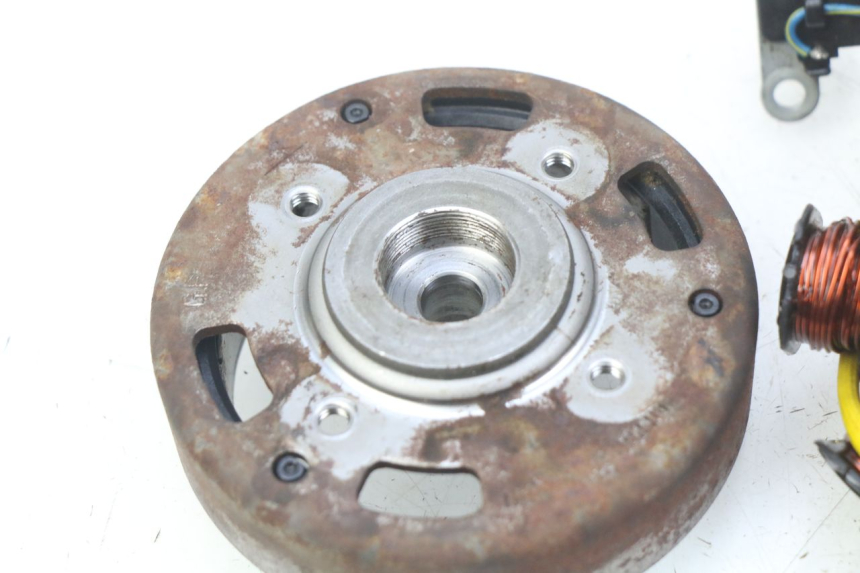 photo de ROTOR STATOR PEUGEOT BUXY 50 (1993 - 1998) - Fixing points details