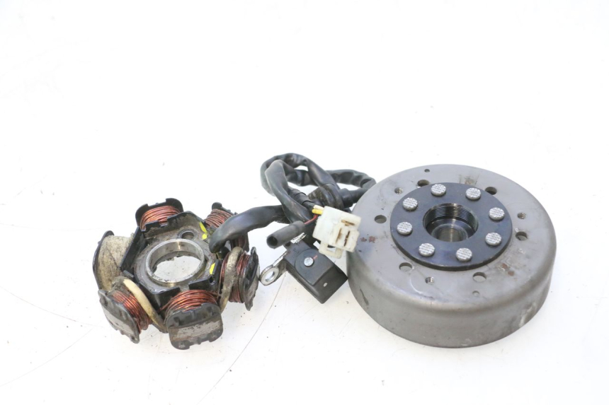 photo de ROTOR STATOR PEUGEOT CITYSTAR 2T 50 (2018 - 2021) - Alternative perspective