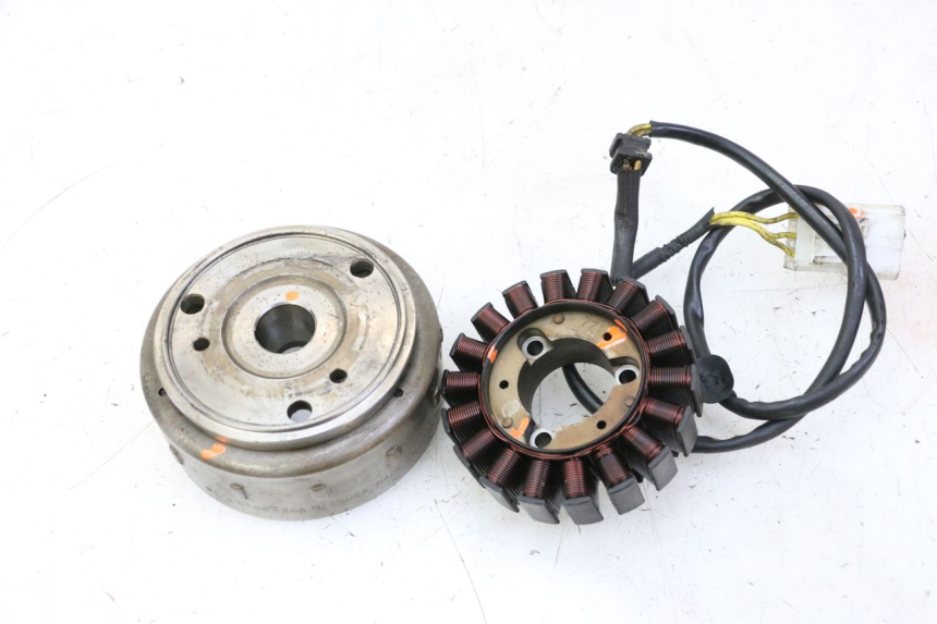 photo de ROTOR STATOR HONDA FES S-WING SWING ABS 125 (2007 - 2015) - High-resolution close-up