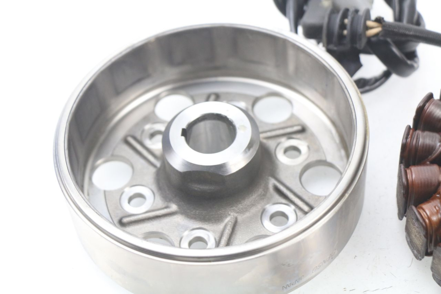 photo de ROTOR STATOR YAMAHA FJR ABS 1300 (2006 - 2012) - Fixing points details