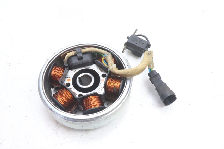 photo de ROTOR STATOR PIAGGIO FLY 2T 50 (2004 - 2017) - Alternative perspective