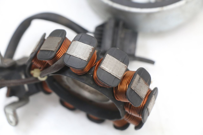 photo de ROTOR STATOR PIAGGIO FLY 4T 50 (2004 - 2010) - Alternative perspective