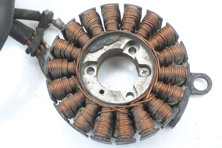 photo de ROTOR STATOR HONDA FORZA 125 (2015 - 2016) - Fixing points details