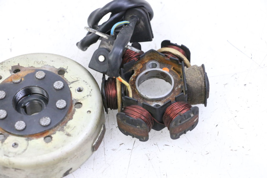 photo de ROTOR STATOR PEUGEOT KISBEE 2T 50 (2010 - 2017) - Surface and material condition