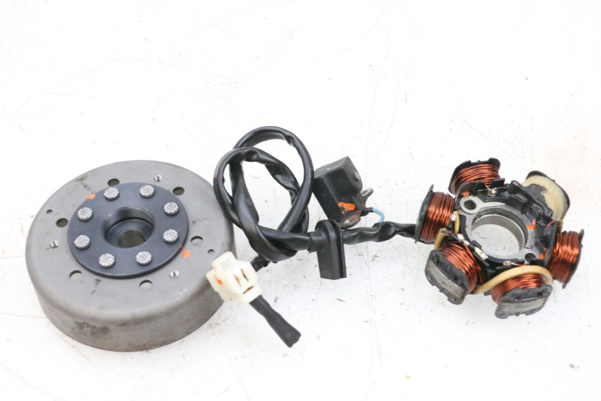 photo de ROTOR STATOR PEUGEOT KISBEE 2T 50 (2010 - 2017) - Technical close-up