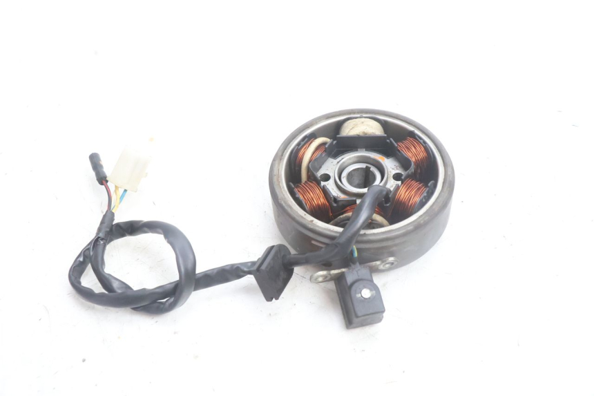 photo de ROTOR STATOR PEUGEOT KISBEE 2T 50 (2010 - 2017) - Alternative perspective