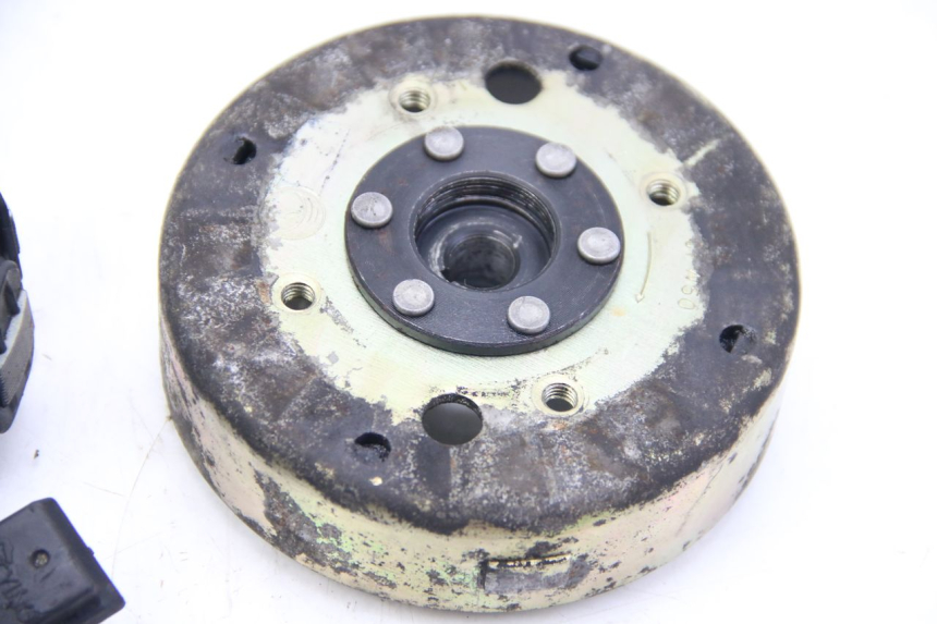 photo de ROTOR STATOR PEUGEOT KISBEE 4T 50 (2010 - 2017) - Alternative perspective