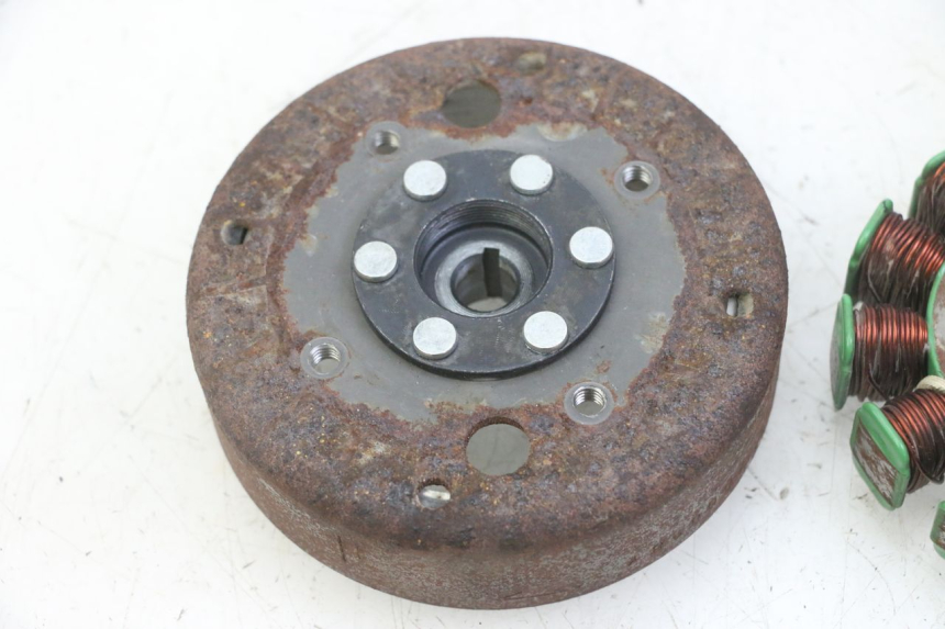 photo de ROTOR STATOR PEUGEOT KISBEE 4T 50 (2018 - 2022) - Additional view of the item