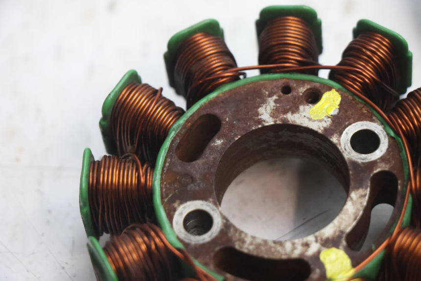 photo de ROTOR STATOR PEUGEOT KISBEE 4T 50 (2018 - 2022) - Fixing points details