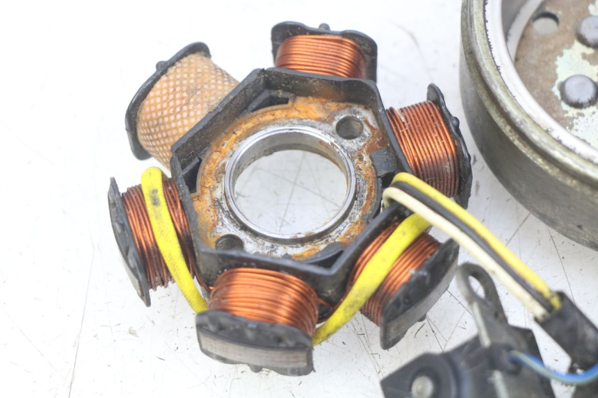 photo de ROTOR STATOR PEUGEOT LUDIX 50 (2005 - 2007) - Additional view of the item